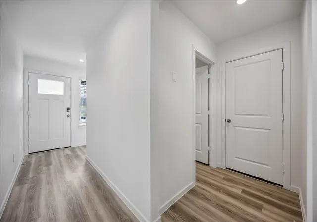 5th image of 5606 Greengrass Willow Wy, Houston, TX 77048 | MLS# 10913382