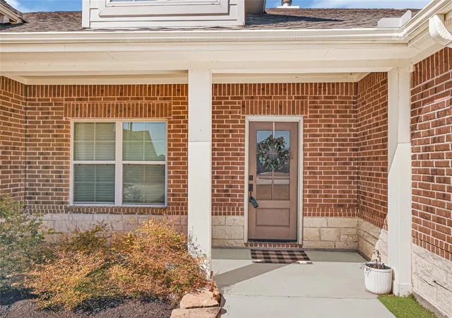 Photo 3 of Single family home for sale at 12371 N Chestnut Hills Dr, Conroe, TX 77303 | MLS# 77493580 | Listing updated on 2026-08-30