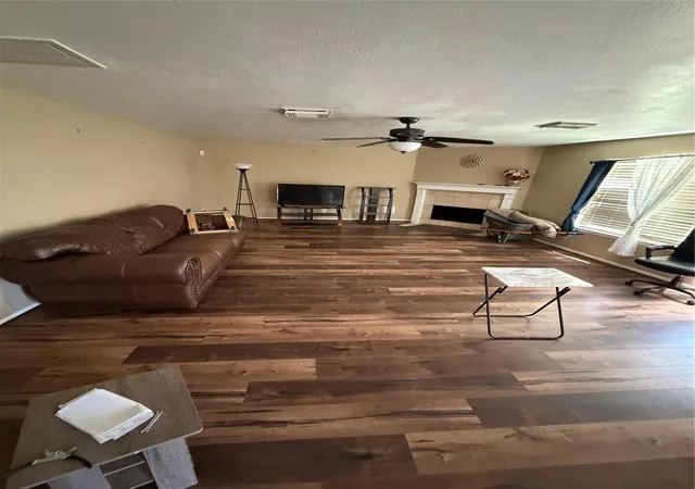 2nd image of 1407 Glade Ct, Fresno, TX 77545 | MLS# 87123477