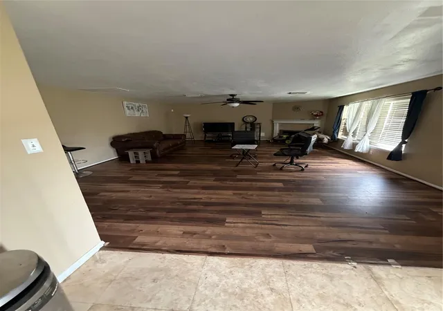 4th image of 1407 Glade Ct, Fresno, TX 77545 | MLS# 87123477