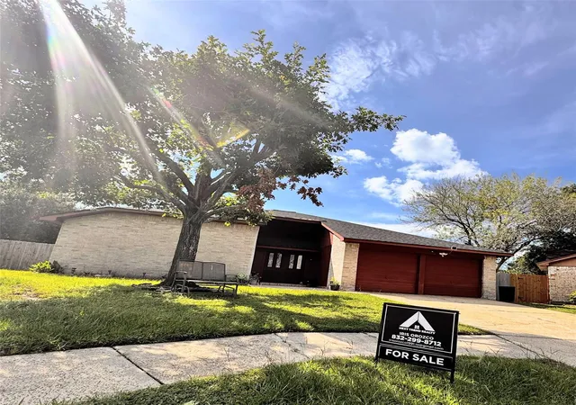 Photo 2 of Single family home for sale at 19811 Bellaw Woods Dr, Humble, TX 77338 | MLS# 97499925 | Listing updated on 2026-05-26