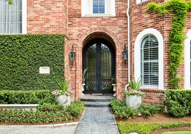 3rd image of 907 Enclave Lake Dr, Houston, TX 77077 | MLS# 39929503