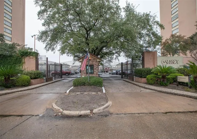 2nd image of 7520 Hornwood Dr #808, Houston, TX 77036 | MLS# 91925641