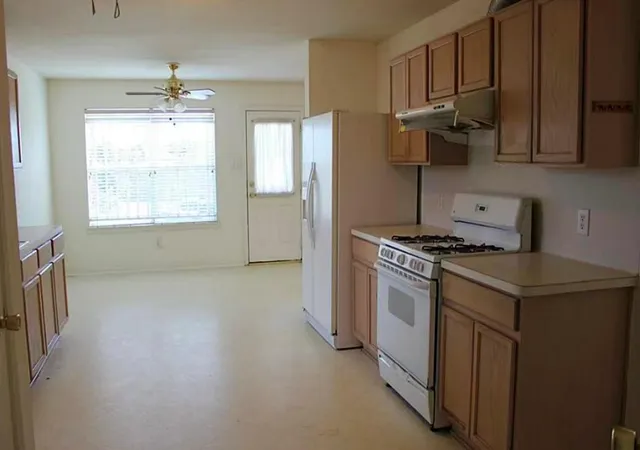 3rd image of 6403 Linden Knoll Ln, Houston, TX 77085 | MLS# 68528917