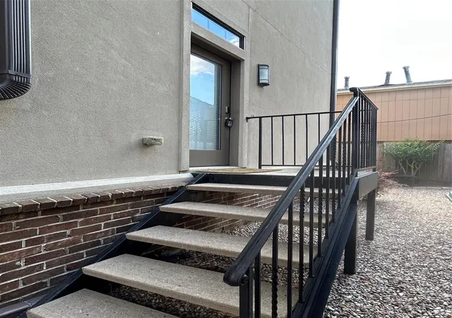 2nd image of 2609 Riverside Dr #C, Houston, TX 77004 | MLS# 54439816