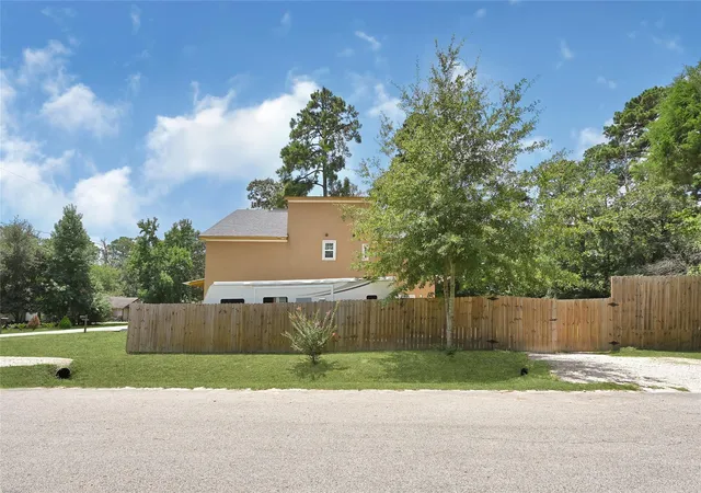 3rd image of 10773 Royal Pines Dr, Conroe, TX 77303 | MLS# 35511657