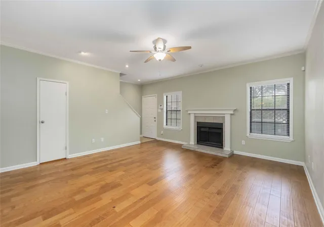 3rd image of 9850 Pagewood Ln, Houston, TX 77042