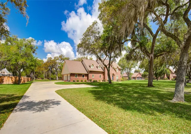 Homes for sale in Lake Jackson, TX | 212 Teakwood St, Lake Jackson, TX 77566 | MLS# 4556643