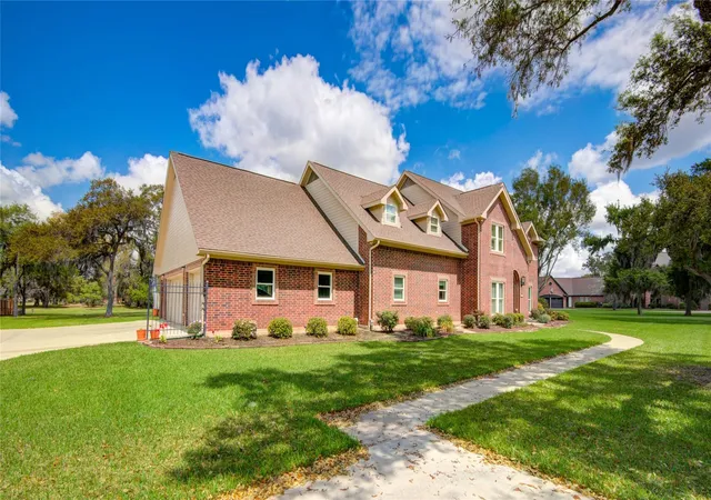 Homes for sale in Lake Jackson, TX | 212 Teakwood St, Lake Jackson, TX 77566 | MLS# 4556643