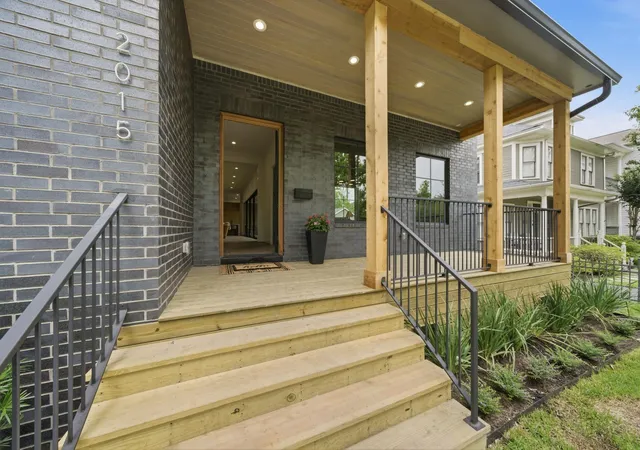 Photo 2 of Single family home for sale at 2015 Harvard St, Houston, TX 77008 | MLS# 7670973 | Listing updated on 2026-08-29