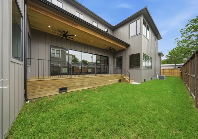 Photo 4 of Single family home for sale at 2015 Harvard St, Houston, TX 77008 | MLS# 7670973 | Listing updated on 2026-08-29