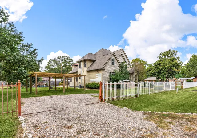 Photo 4 of Single family home for sale at 21427 Tophill Dr, Spring, TX 77388 | MLS# 61999078 | Listing updated on 2026-09-13