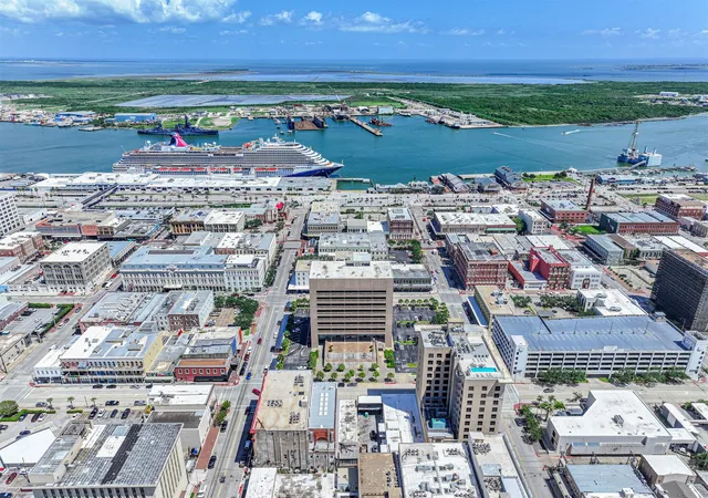 5th image of 2217 Market St, Galveston, TX 77550 | MLS# 90136472