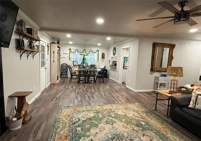 2nd image of 25 Ridge Top Dr, Huntsville, TX 77320 | MLS# 11281472