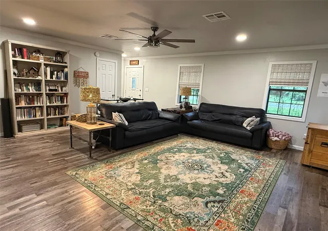 3rd image of 25 Ridge Top Dr, Huntsville, TX 77320 | MLS# 11281472