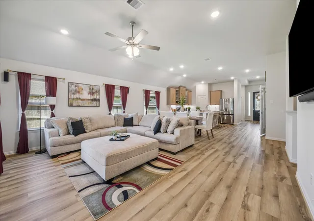3rd image of 15419 Surrey Pines Ln, Houston, TX 77044 | MLS# 93016701