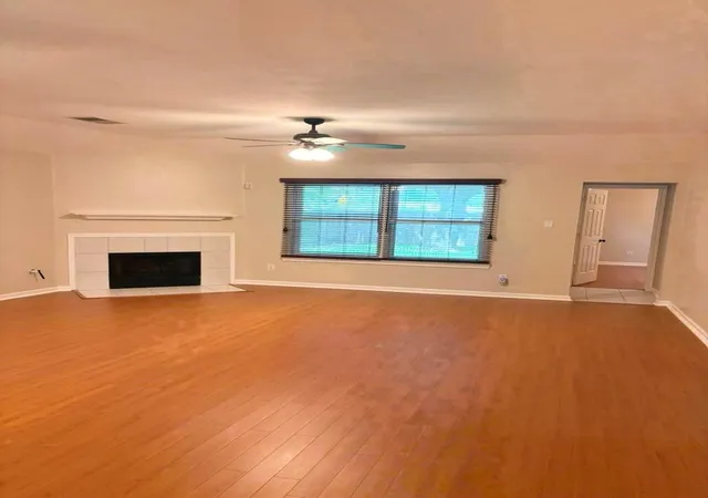 Photo 3 of Single family home for sale at 1130 Andover Dr, Pearland, TX 77584 | MLS# 94624306 | Listing updated on 2026-07-02