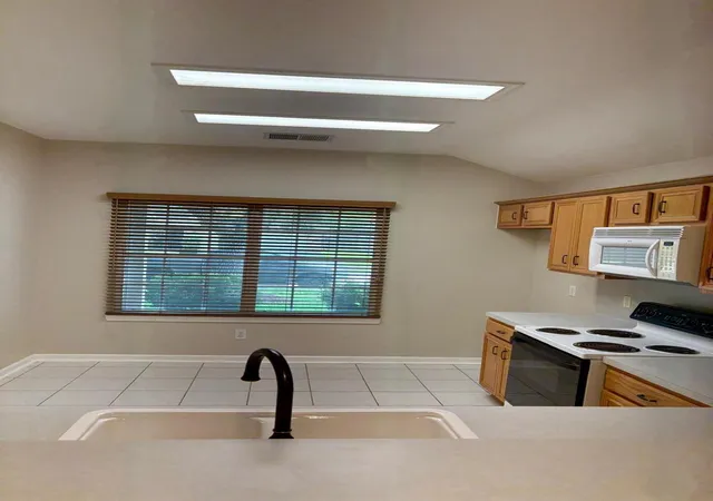 Photo 4 of Single family home for sale at 1130 Andover Dr, Pearland, TX 77584 | MLS# 94624306 | Listing updated on 2026-07-02