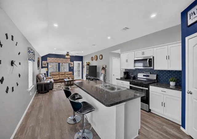 Photo 4 of Single family home for sale at 5619 Avalon Woods Dr, Spring, TX 77373 | MLS# 36422374 | Listing updated on 2026-09-01