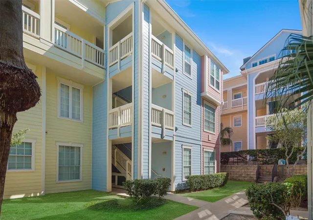 Homes for sale in Galveston, TX | 7000 Seawall Boulevard, Galveston, TX 77551 | Houzeo