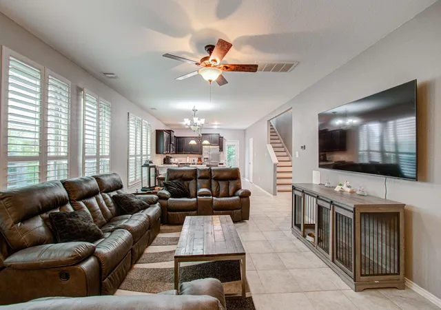 5th image of 6882 Dogwood Cliff Ln, Dickinson, TX 77539 | MLS# 66931243