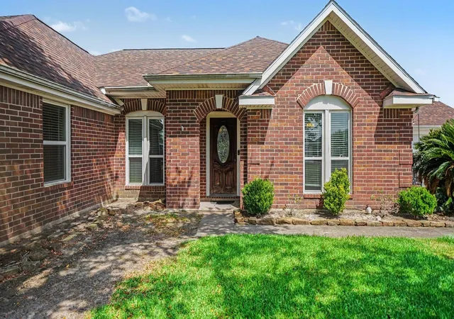 Photo 3 of Single family home for sale at 3119 Kathleen Dr, Mont Belvieu, TX 77523 | MLS# 65627484 | Listing updated on 2026-10-10