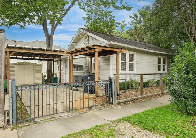 Homes for sale in Houston, TX | 1201 Tulane St, Houston, TX 77008 | MLS# 30166212