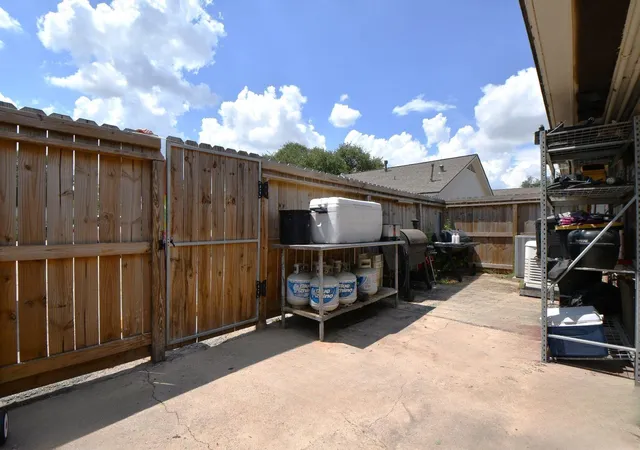 2nd image of 9458 Neuens Rd, Houston, TX 77080