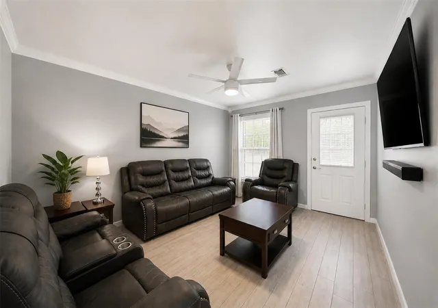 3rd image of 1306 Camden Road St, Pasadena, TX 77502 | MLS# 43034389