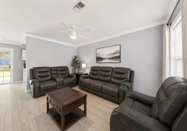4th image of 1306 Camden Road St, Pasadena, TX 77502 | MLS# 43034389