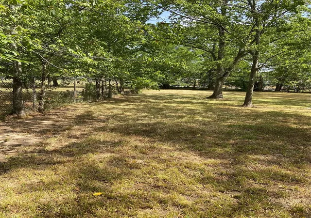 Photo 2 of Land for sale at 624 Crooke St, Conroe, TX 77301 | MLS# 2297615 | Listing updated on 2026-07-17
