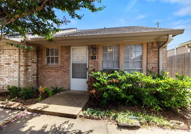 Photo 2 of Condo for sale at 1016 Tri Oaks Ln #92, Houston, TX 77043 | MLS# 22709634 | Listing updated on 2026-06-08