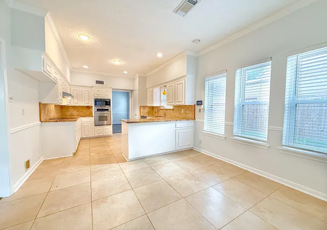 Photo 4 of Sale Pending at 2210 Redcliff Dr, Missouri City, TX 77489 | MLS# 9155900 | Listing updated on 2026-09-17