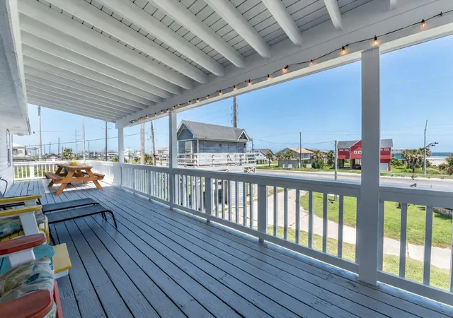 3rd image of 4235 San Jacinto Dr, Galveston, TX 77554 | MLS# 83596267