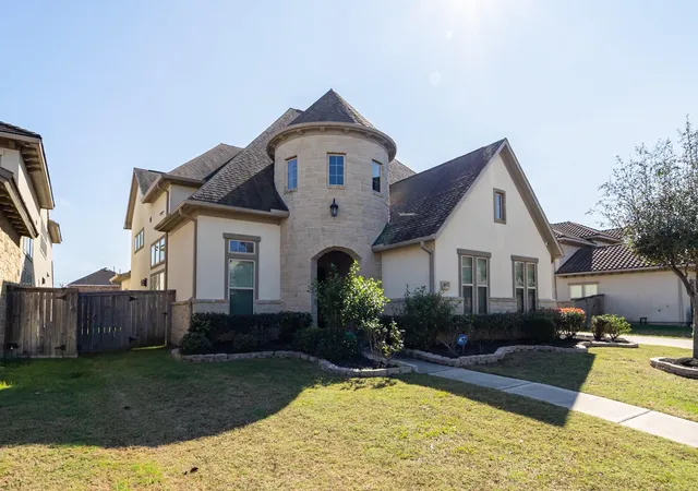 1st image of 5715 Mogo Creek Ln, Sugar Land, TX 77479 | MLS# 70083277
