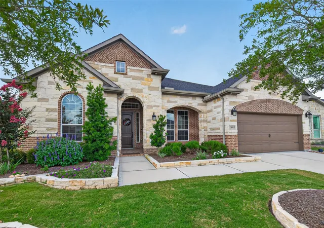 Photo 2 of Single family home for sale at 28929 Autumn Shore Dr, Fulshear, TX 77441 | MLS# 8550672 | Listing updated on 2026-08-28