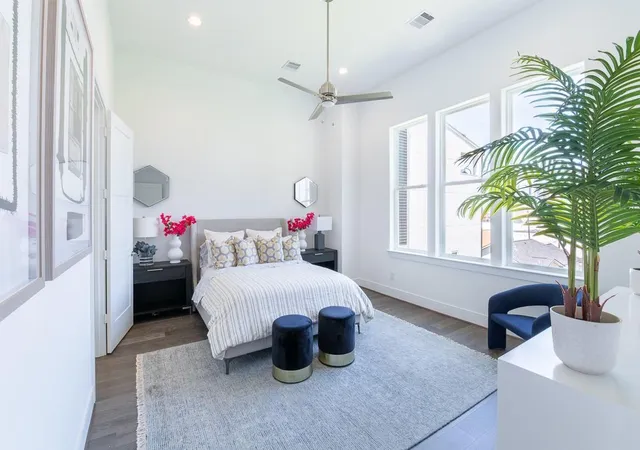 Photo 4 of Townhouse for sale at 2414D Canal, Houston, TX 77003 | MLS# 11078090 | Listing updated on 2026-09-11