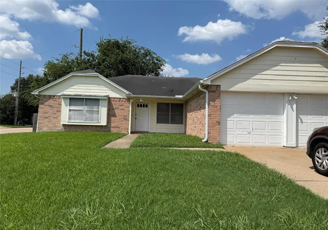 Photo 1 of Single family home for sale at 2103 Barrington Pl Dr, Sugar Land, TX 77478 | MLS# 73029569 | Listing updated on 2026-07-12