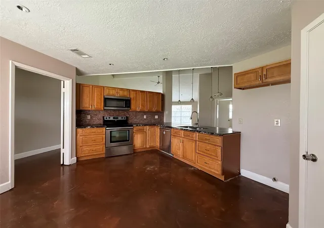 Photo 3 of Single family home for sale at 2103 Barrington Pl Dr, Sugar Land, TX 77478 | MLS# 73029569 | Listing updated on 2026-07-12