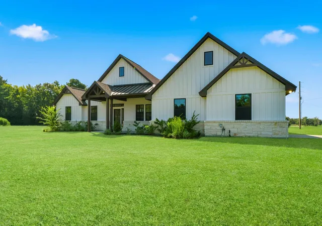3rd image of 1322 Pr 1313, Centerville, TX 75833 | MLS# 60983665