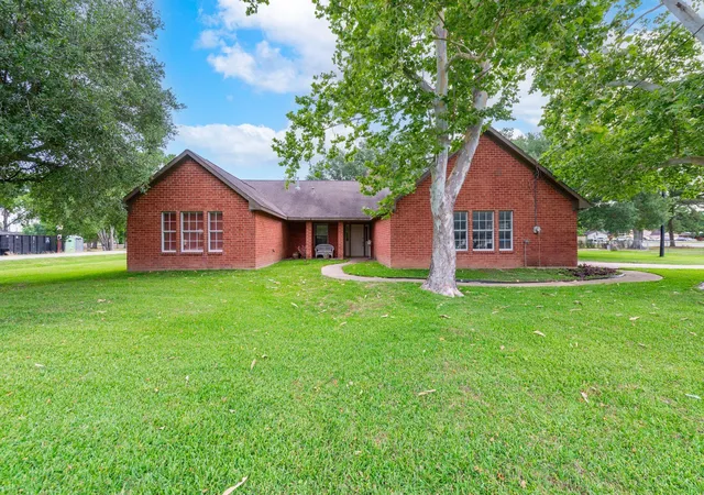 Homes for sale in Beasley, TX | 330 N 4th St, Beasley, TX 77417 | MLS# 92218807