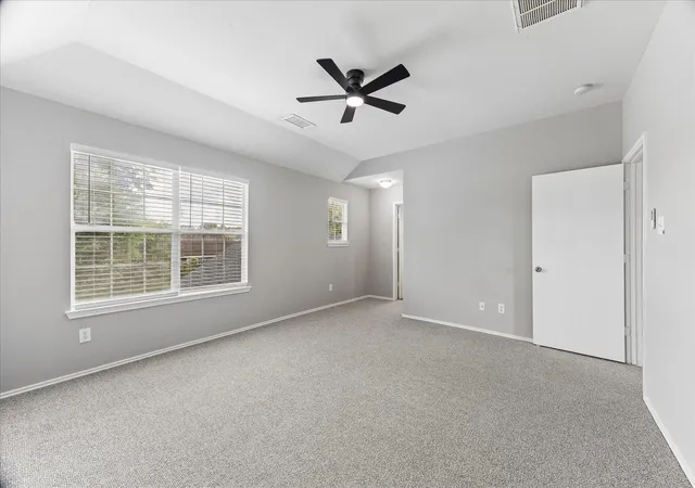4th image of 4918 Grasilla Dr, Houston, TX 77045 | MLS# 12663917