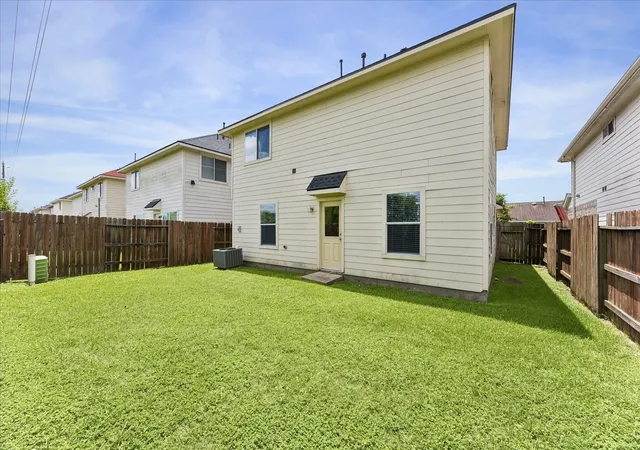 5th image of 4918 Grasilla Dr, Houston, TX 77045 | MLS# 12663917