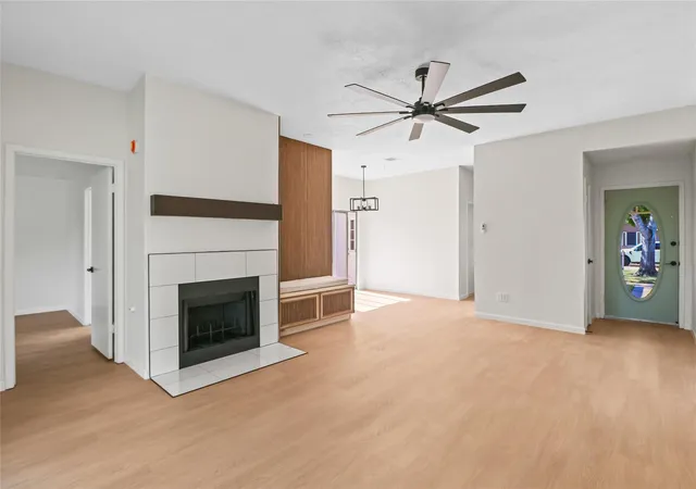 Photo 3 of Single family home for sale at 2807 Custer Dr, League City, TX 77573 | MLS# 48749818 | Listing updated on 2026-09-19