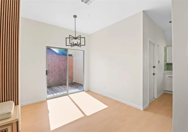 Photo 4 of Single family home for sale at 2807 Custer Dr, League City, TX 77573 | MLS# 48749818 | Listing updated on 2026-09-19