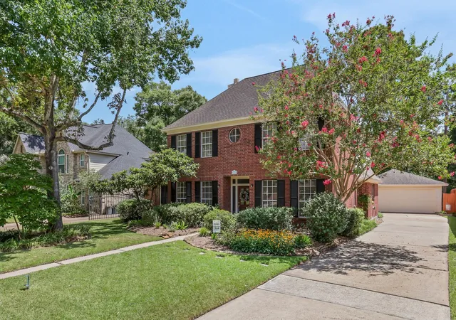 2nd image of 3926 Brook Shadow Dr, Kingwood, TX 77345 | MLS# 9945172