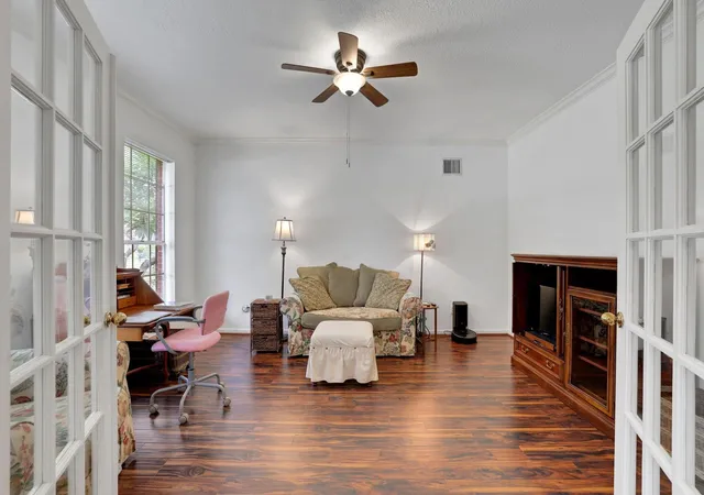 5th image of 3926 Brook Shadow Dr, Kingwood, TX 77345 | MLS# 9945172