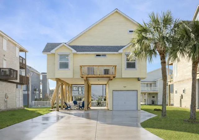 Photo 1 of Single family home for sale at 13723 Pirates Beach Blvd, Galveston, TX 77554 | MLS# 70136540 | Listing updated on 2026-09-01