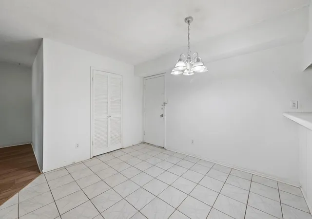 2nd image of 4649 Wild Indigo St #337, Houston, TX 77027 | MLS# 73424284