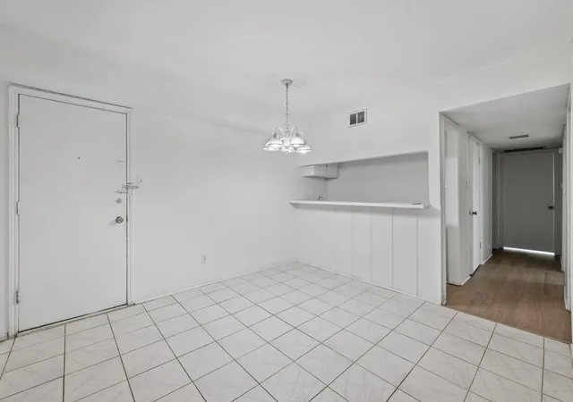 3rd image of 4649 Wild Indigo St #337, Houston, TX 77027 | MLS# 73424284